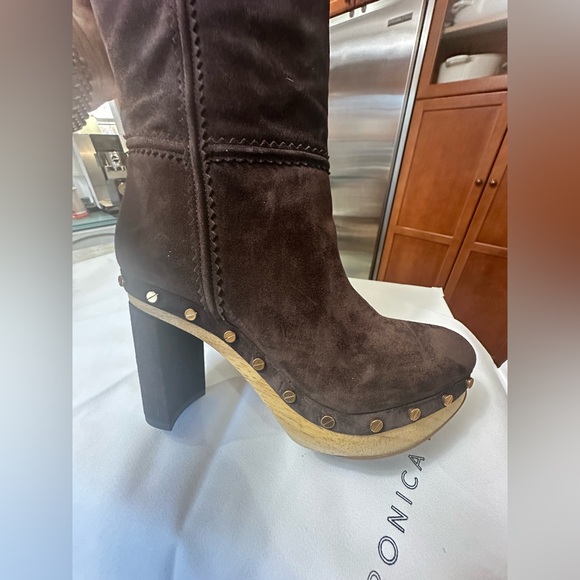 Veronica Beard PRISTINE Glendale suede clog boot Sz 7 espresso color gold rivets - Picture 10 of 16